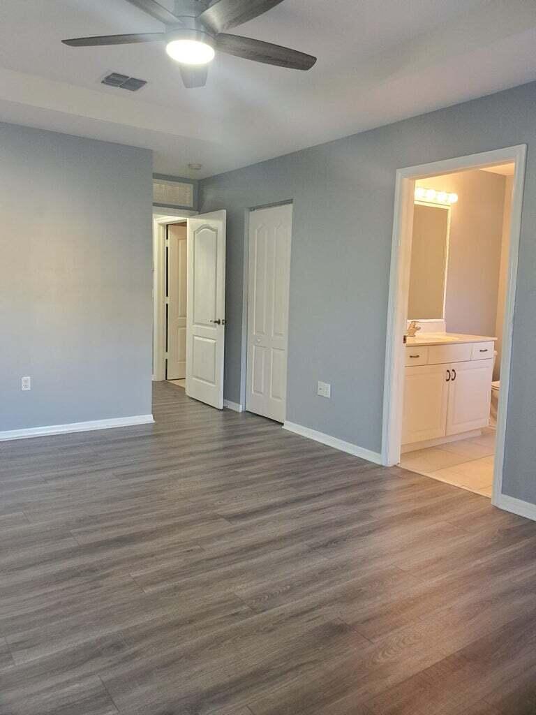 1892 Southeast High Springs Drive Port St. Lucie, FL 34952 - Photo 3 of 22 20220125202631425744000000-o
