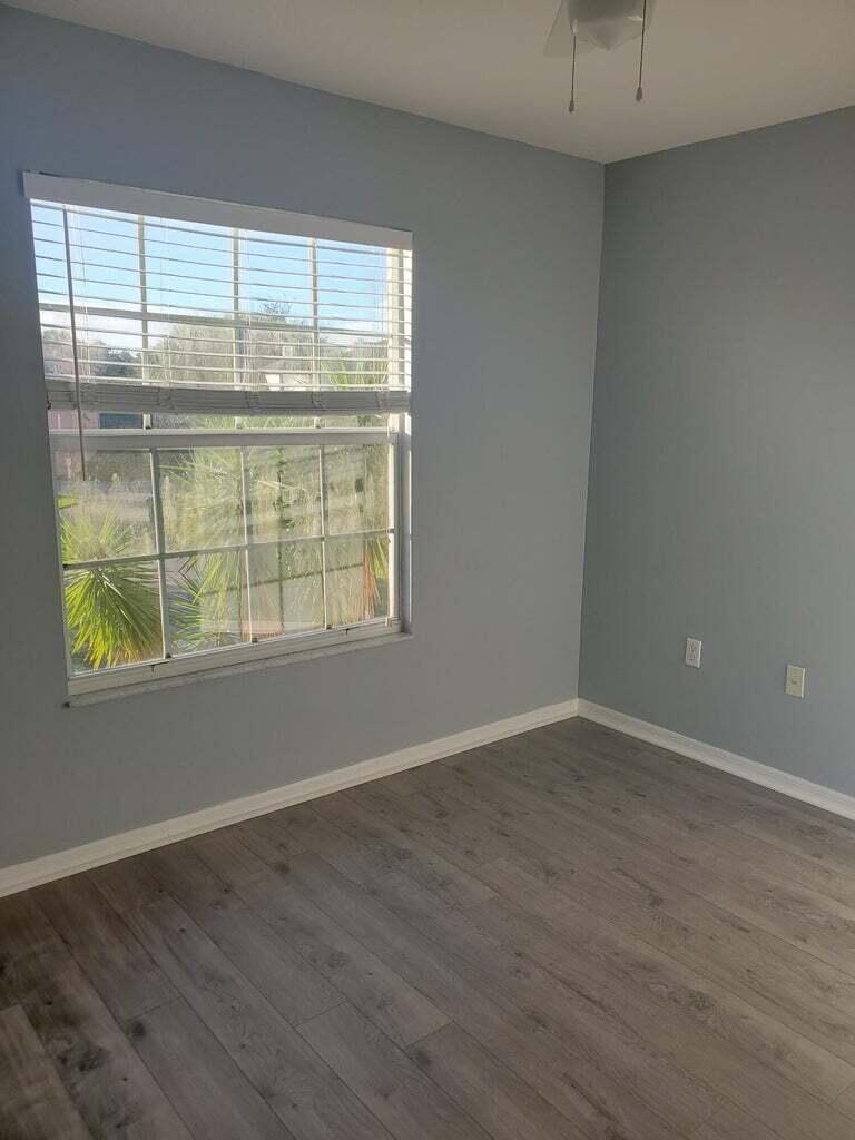 1892 Southeast High Springs Drive Port St. Lucie, FL 34952 - Photo 5 of 22 20220125203136258755000000-o