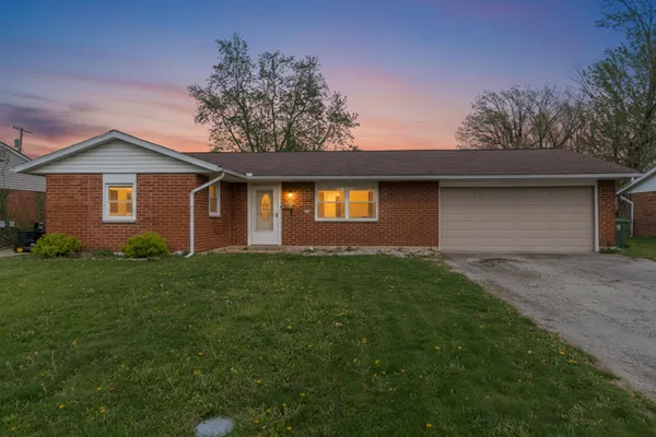$206,000 | 1720 Fair Oaks Drive, Sidney, OH 45365