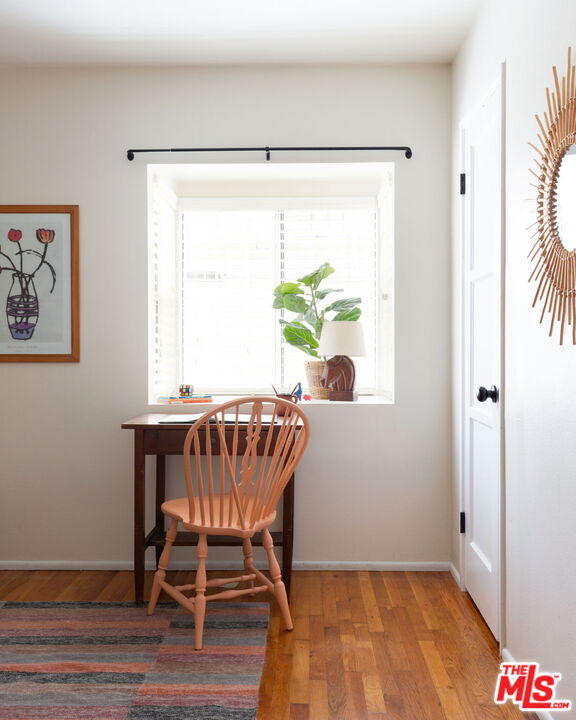 3810 Hauser Boulevard Los Angeles, CA 90008 - Photo 24 of 32 a view of table and chair in a room