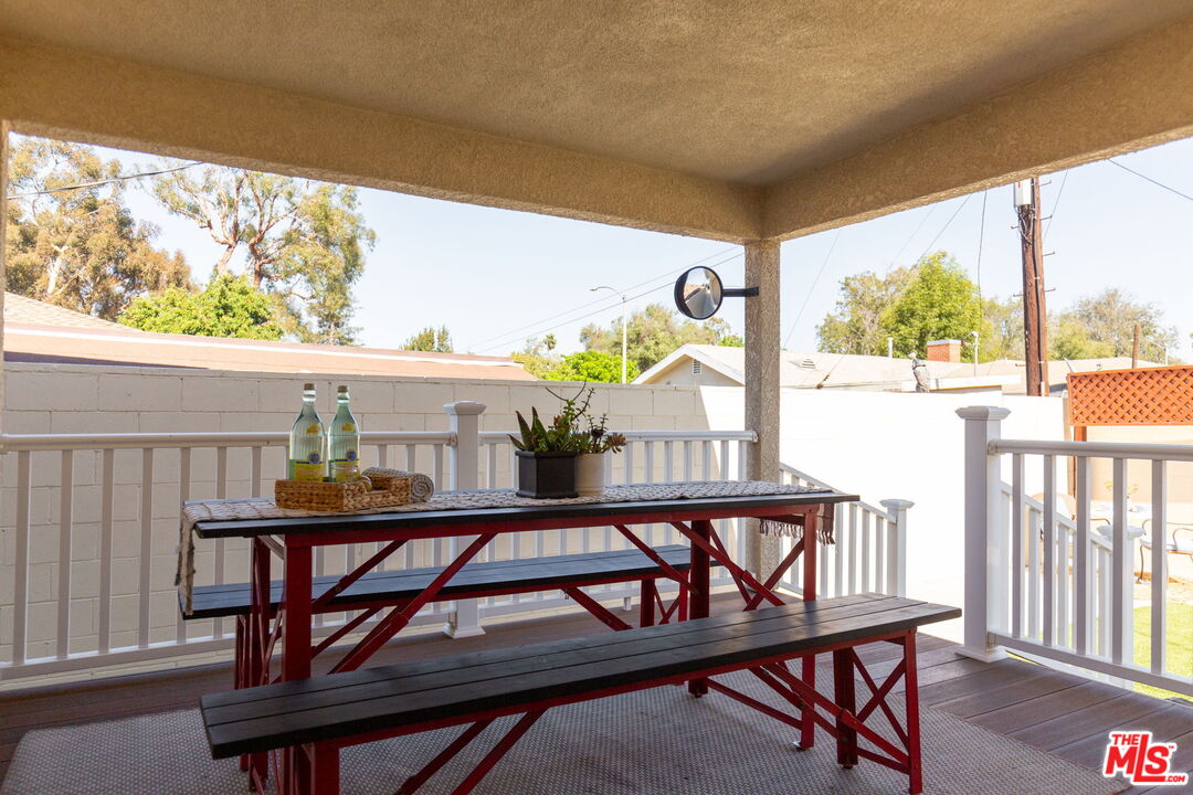 3810 Hauser Boulevard Los Angeles, CA 90008 - Photo 27 of 32 a view of a balcony with furniture
