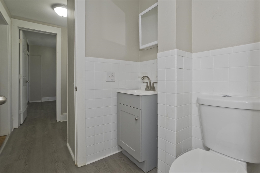 107 Thompson Street Springfield, MA 01109 - Photo 16 of 30 Gallery Image 16