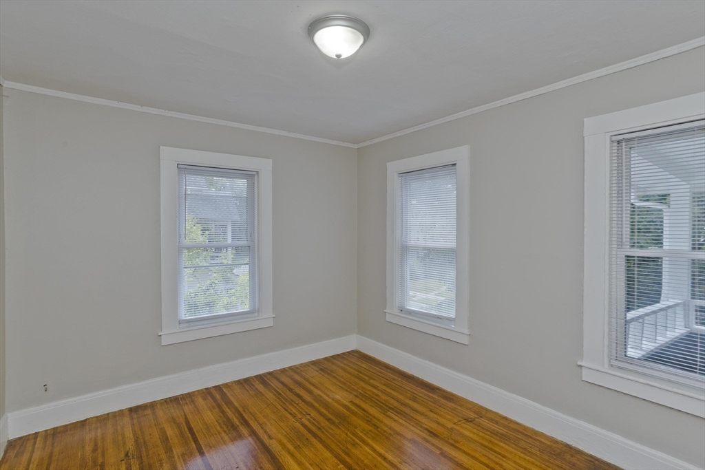 107 Thompson Street Springfield, MA 01109 - Photo 17 of 30 Gallery Image 17