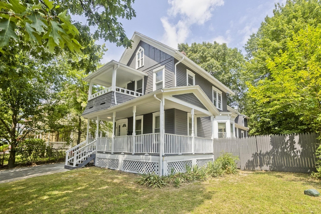 107 Thompson Street Springfield, MA 01109 - Photo 2 of 30 Gallery Image 2