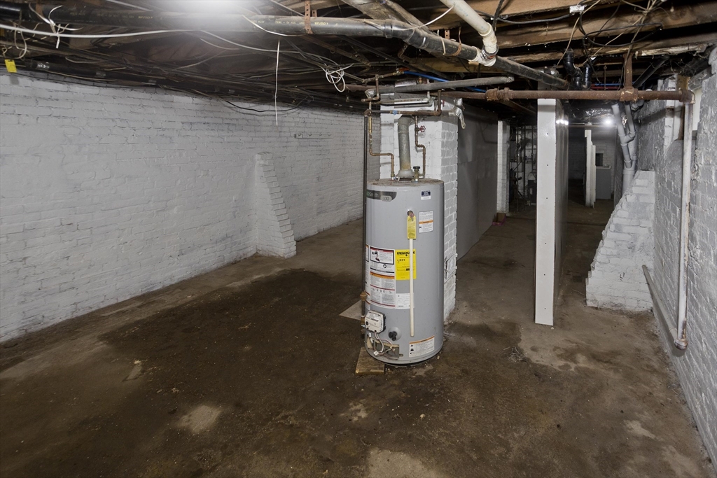 107 Thompson Street Springfield, MA 01109 - Photo 29 of 30 Gallery Image 29