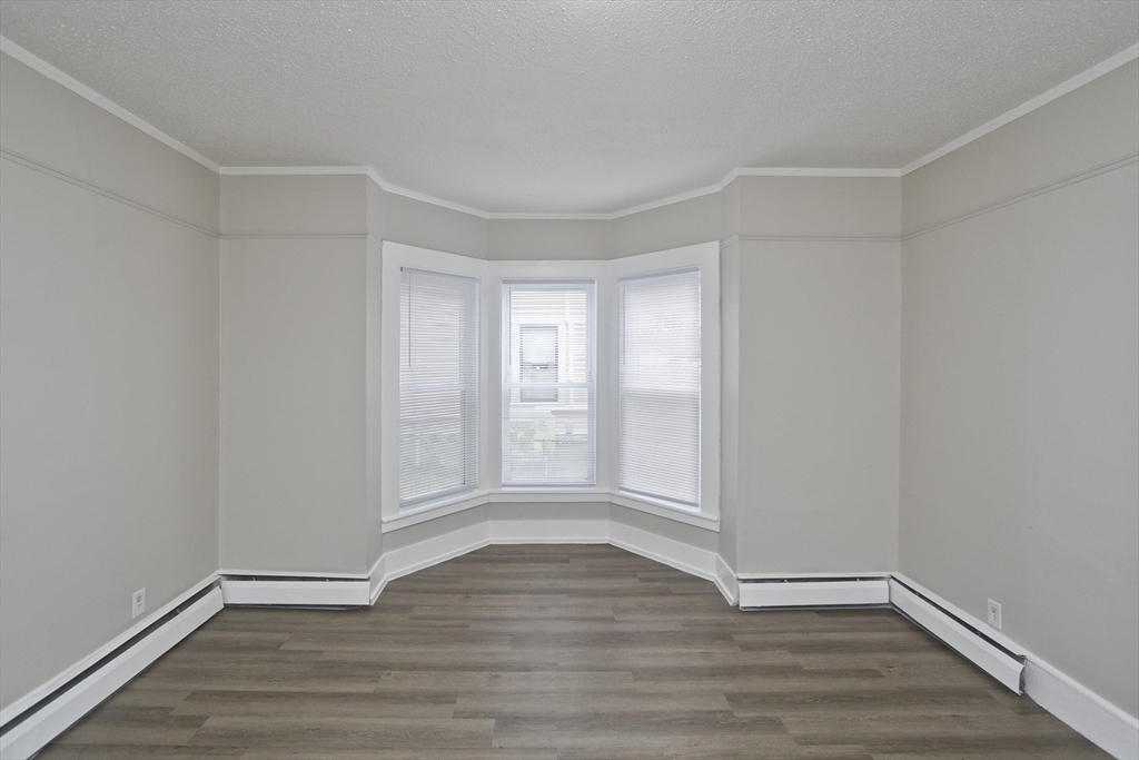 107 Thompson Street Springfield, MA 01109 - Photo 3 of 30 Gallery Image 3