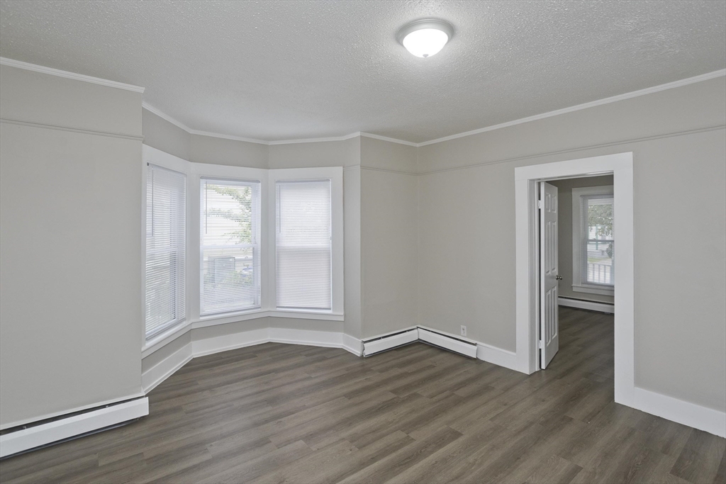 107 Thompson Street Springfield, MA 01109 - Photo 4 of 30 Gallery Image 4