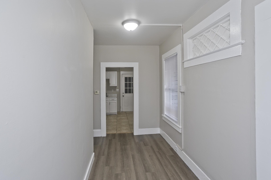 107 Thompson Street Springfield, MA 01109 - Photo 6 of 30 Gallery Image 6