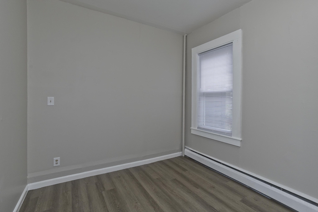 107 Thompson Street Springfield, MA 01109 - Photo 8 of 30 Gallery Image 8