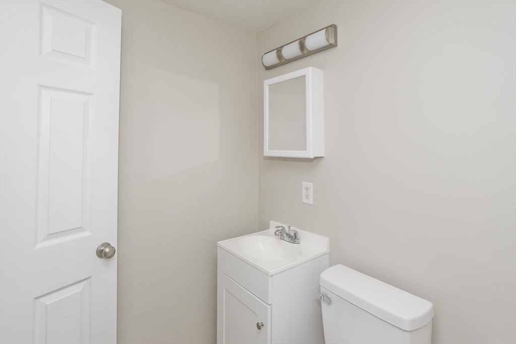 107 Thompson Street Springfield, MA 01109 - Photo 10 of 30 Gallery Image 10
