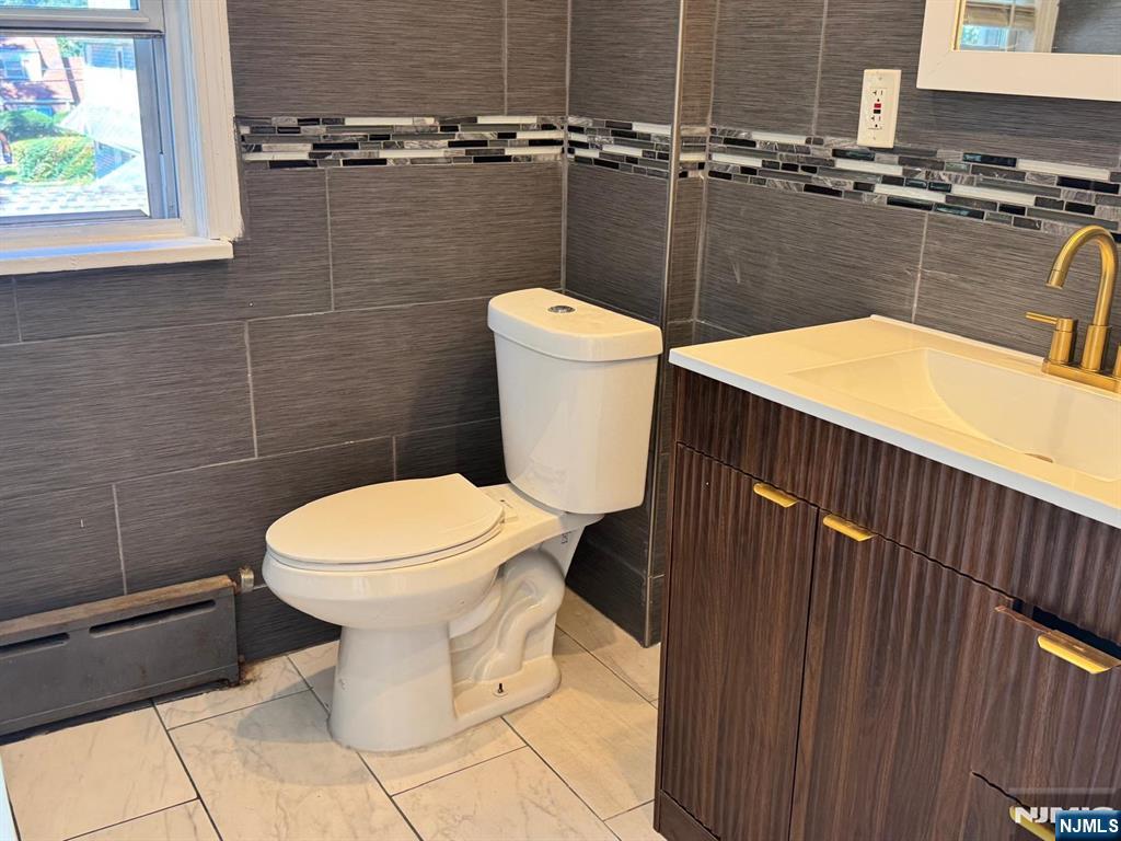 39 Van Buskirk Road Teaneck, NJ 07666 - Photo 7 of 17 Gallery Image 7