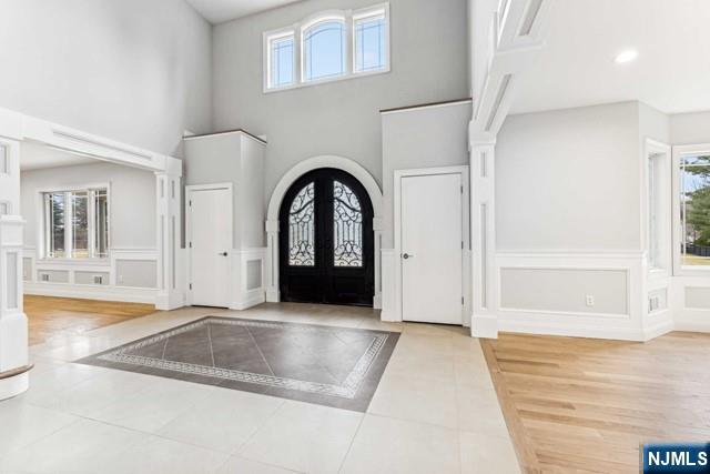 25 Jones Court Norwood, NJ 07648 - Photo 4 of 50 a view of an empty room with window