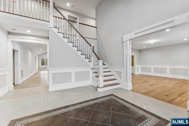 25 Jones Court Norwood, NJ 07648 - Photo 8 of 50 a view of entryway and hall