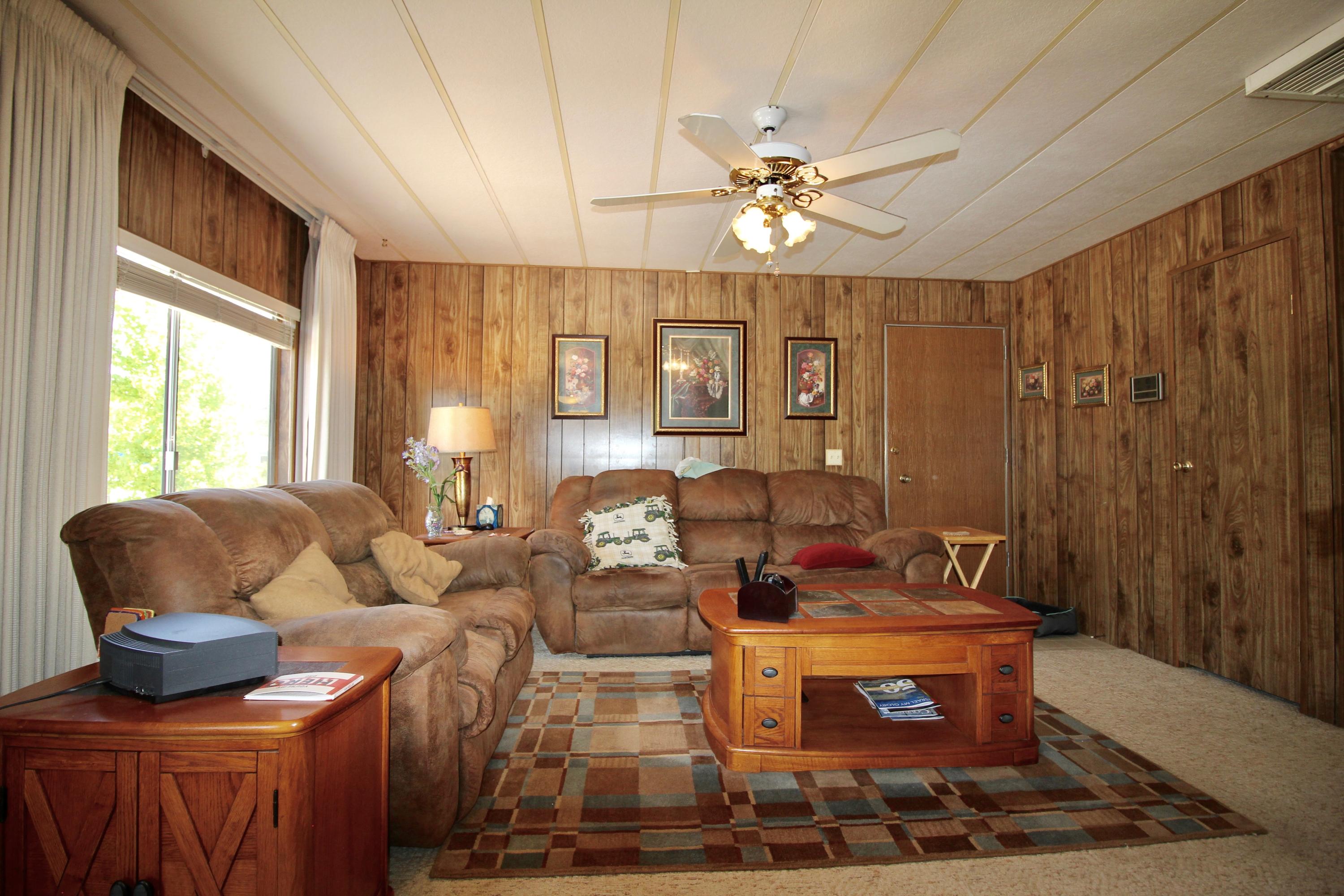 4427 Eagle Nest Road Redding, CA 96003 - Photo 11 of 18 Family room
