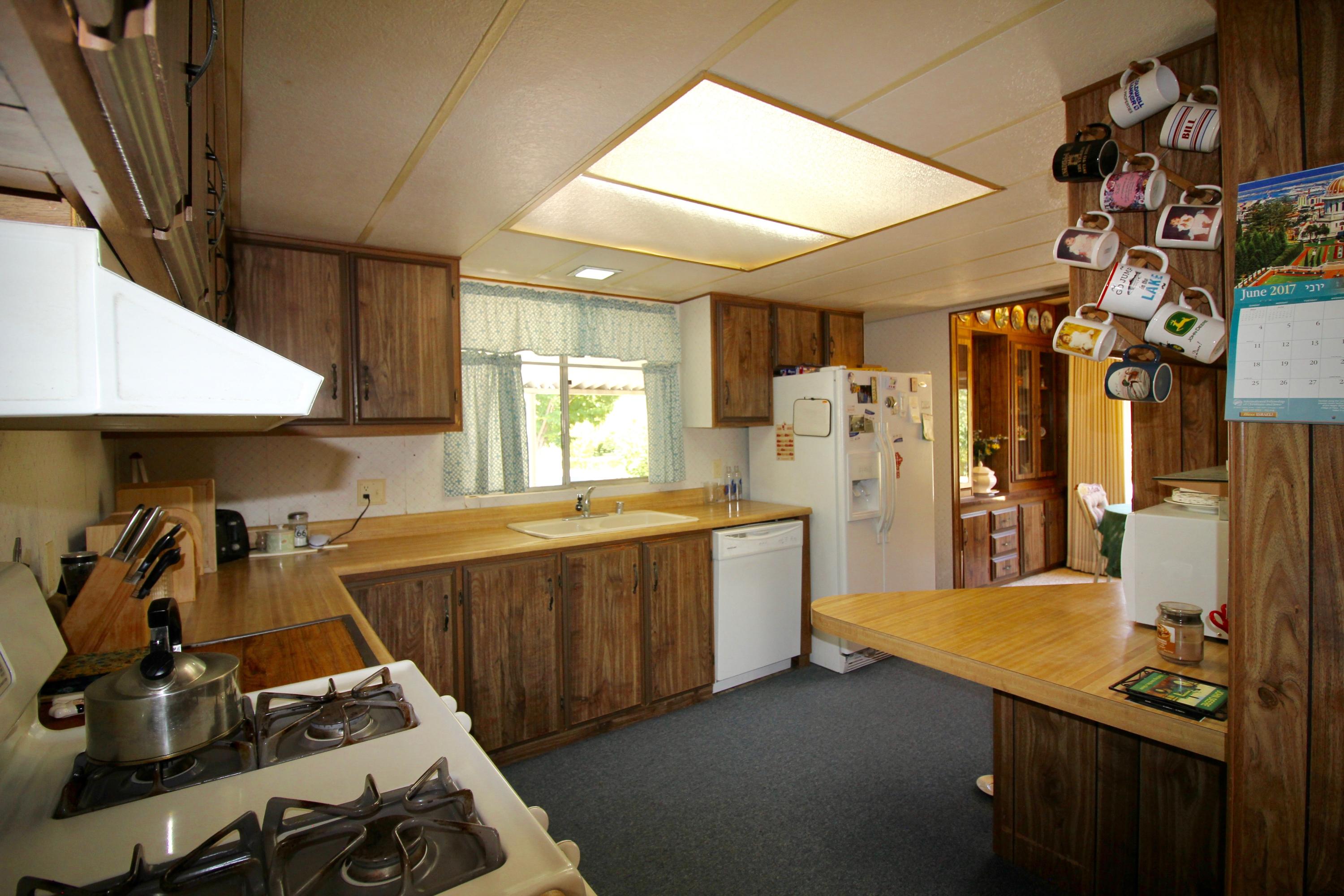 4427 Eagle Nest Road Redding, CA 96003 - Photo 9 of 18 Kitchen