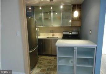 1300 South Arlington Ridge Road, Unit 515 Arlington, VA 22202 - Photo 11 of 14 Kitchen