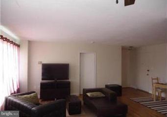 1300 South Arlington Ridge Road, Unit 515 Arlington, VA 22202 - Photo 5 of 14 Interior (General)