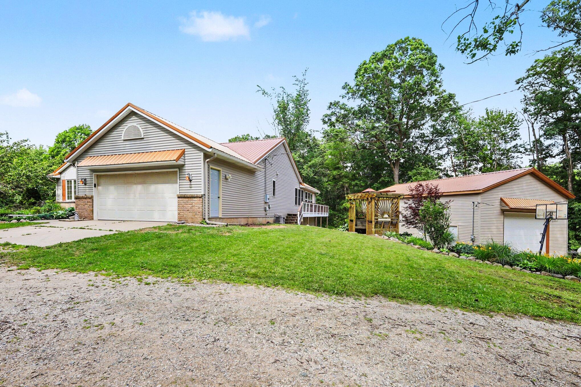3155 11 Mile Road Northeast Rockford, MI 49341 - Photo 20 of 33 009_file_9296