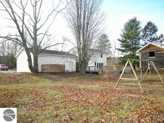 5518 River Road Benzonia, MI 49616 - Photo 4 of 12 1732528-3.JPG