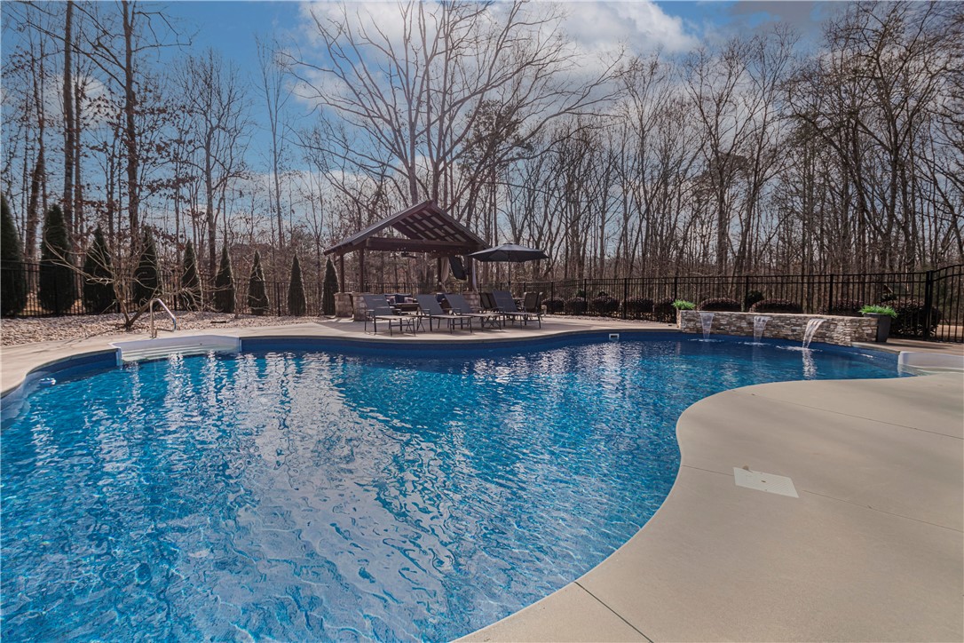 27 Firelight Lane Easley, SC 29642 - Photo 7 of 44