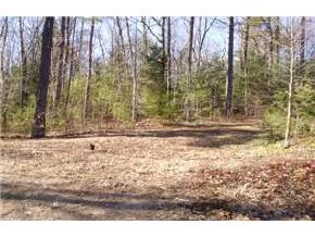 60 Gulf Road Derry, NH 03038 - Photo 4 of 9