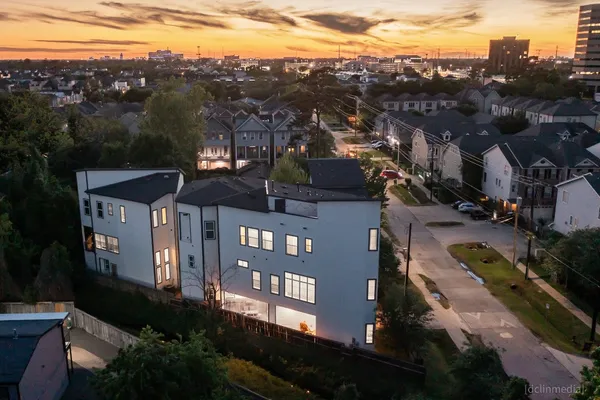 $3,250 | 1226 West 26th Street, Houston, TX 77008