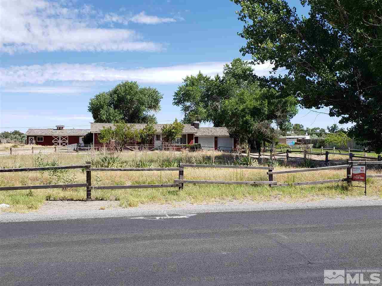 2355 Rice Road Fallon, NV 89406 - Photo 21 of 22 a view of a swimming pool with an outdoor seating