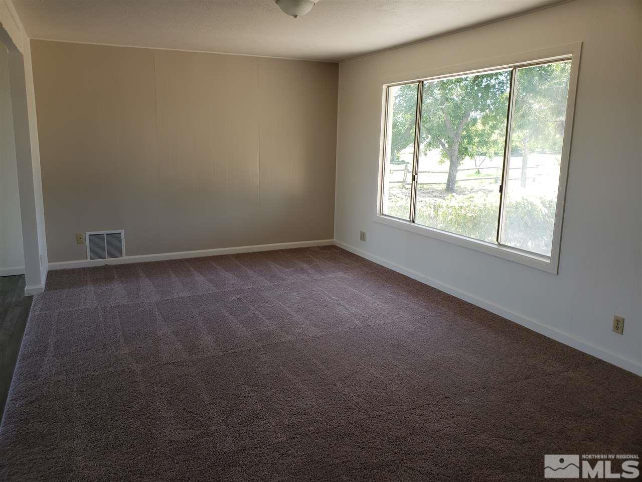 2355 Rice Road Fallon, NV 89406 - Photo 4 of 22 an empty room with a window