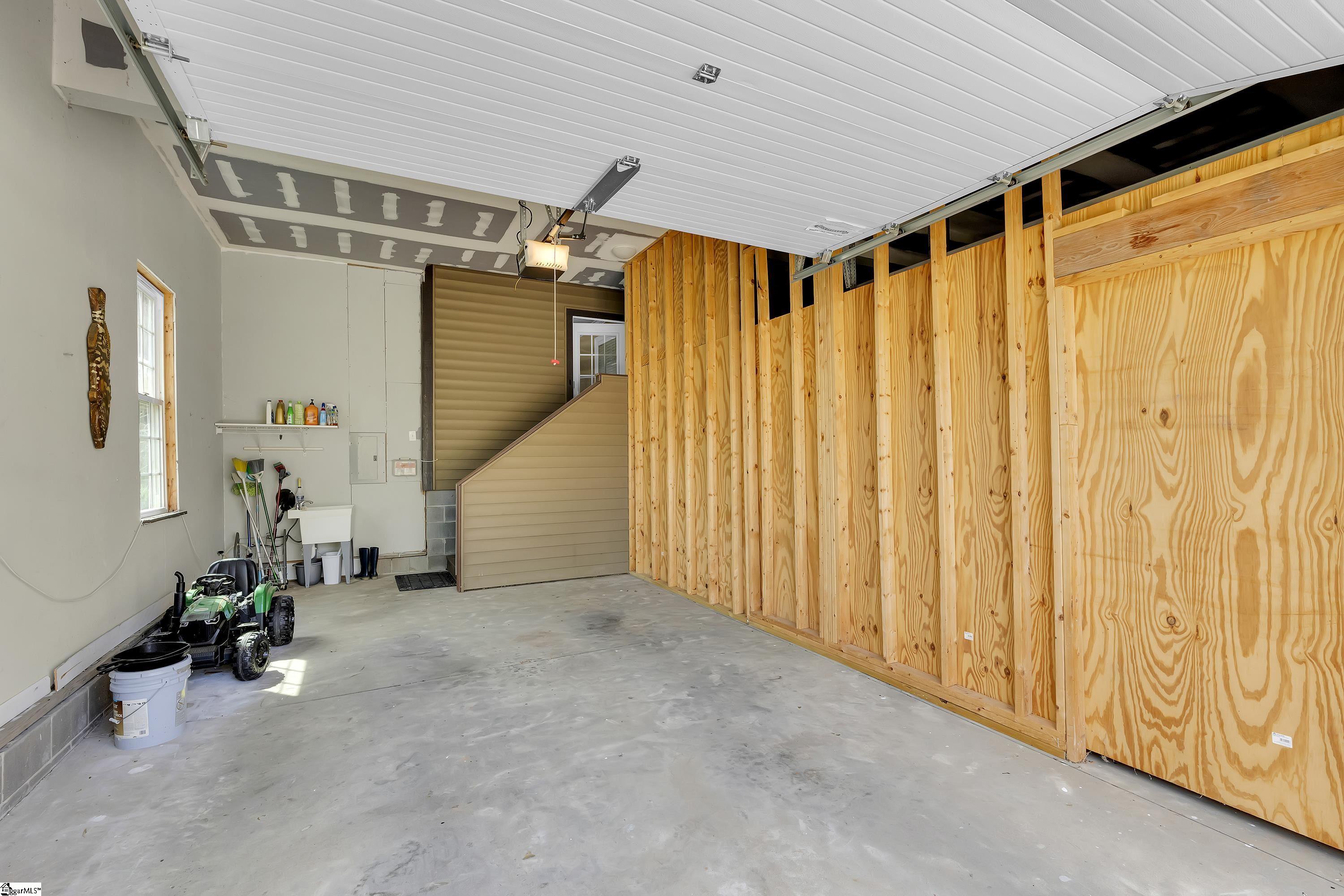 40 Harding Drive Greenville, SC 29609 - Photo 17 of 47