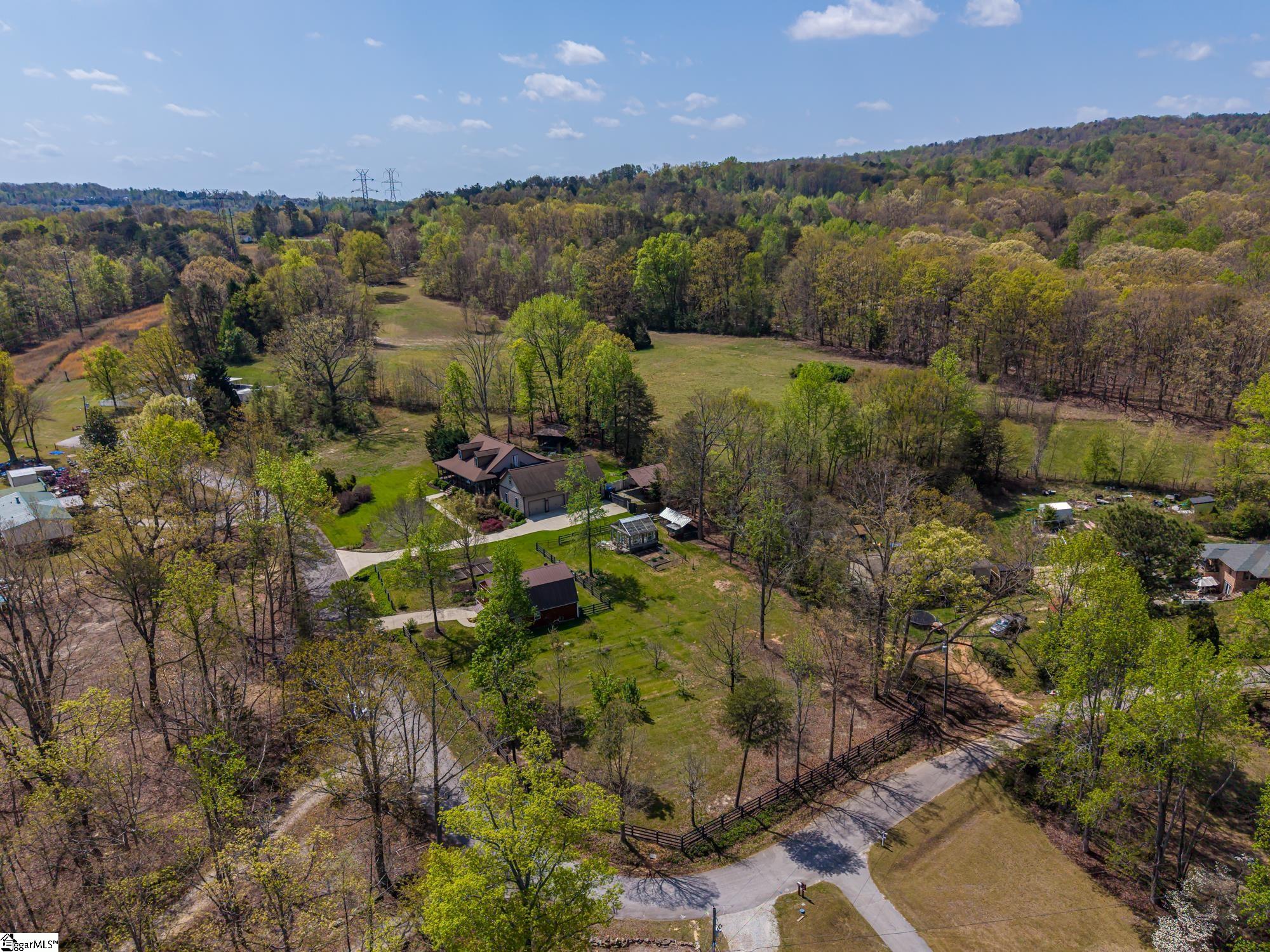 40 Harding Drive Greenville, SC 29609 - Photo 3 of 47