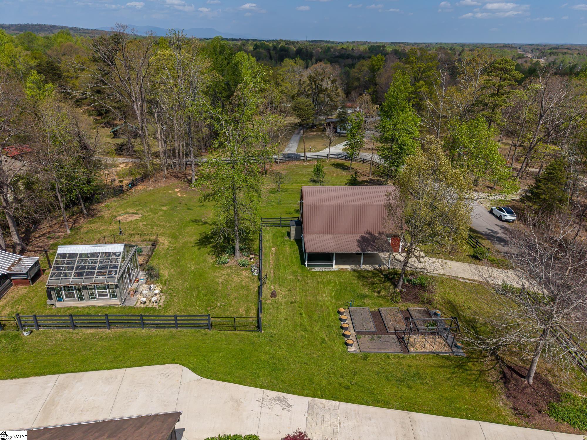 40 Harding Drive Greenville, SC 29609 - Photo 4 of 47