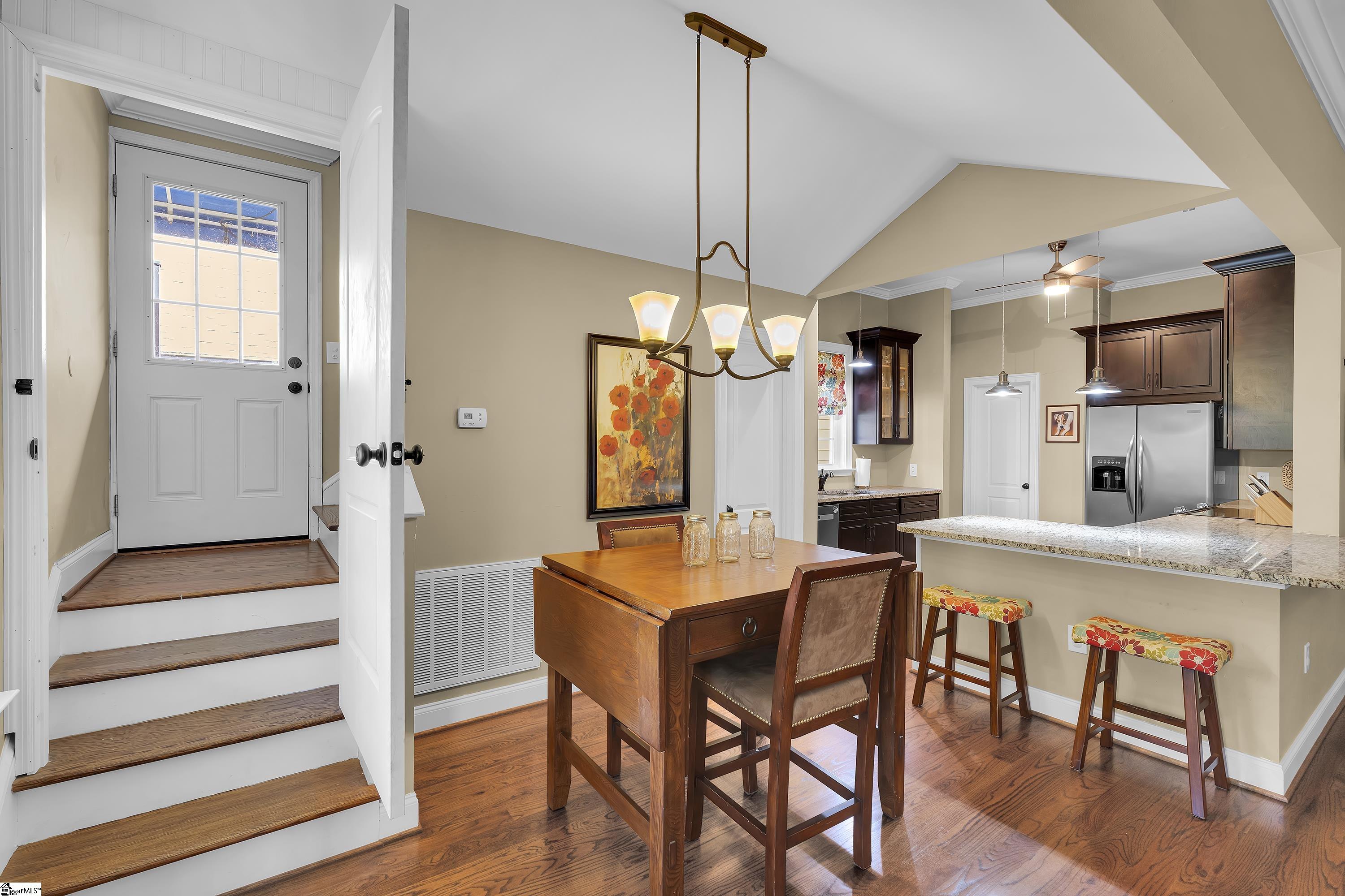 40 Harding Drive Greenville, SC 29609 - Photo 9 of 47