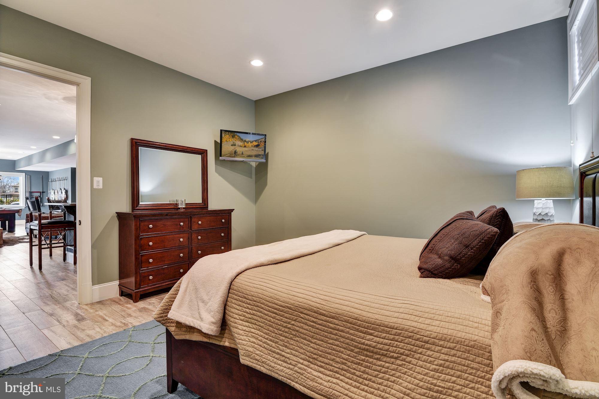 12057 Open Run Road Ellicott City, MD 21042 - Photo 83 of 91 En=suite Guest Bedroom 6
