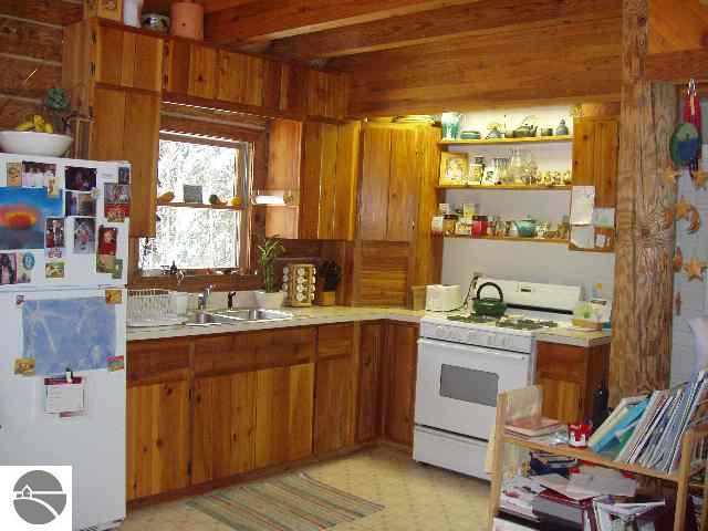 9441 Saffron Road Honor, MI 49640 - Photo 4 of 9 1658207-3.JPG
