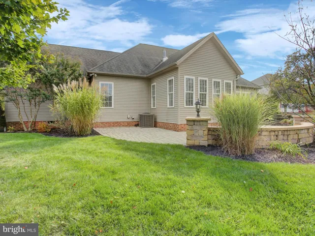 a front view of house with yard