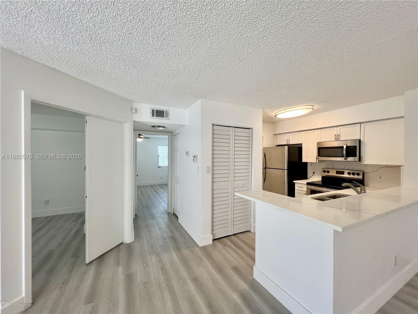 640 South Park Road, Unit 124 Hollywood, FL 33021 - Photo 6 of 31 Photo 6