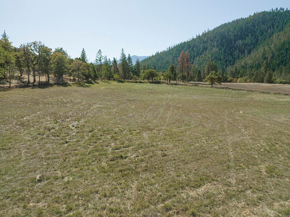 165 Hogan Road Jacksonville, OR 97530 - Photo 40 of 56 39