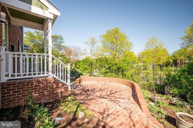 a view of a back yard of the house