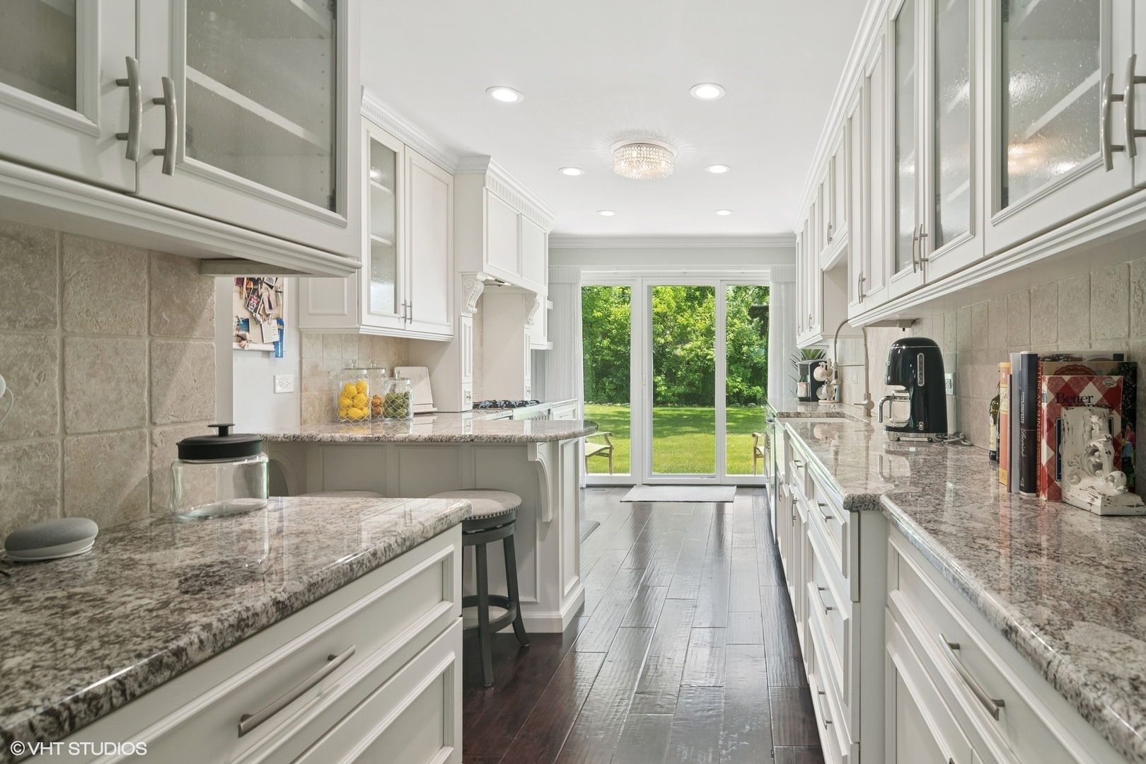 231 Forest Court Addison, IL 60101 - Photo 7 of 20 Gallery Image 7