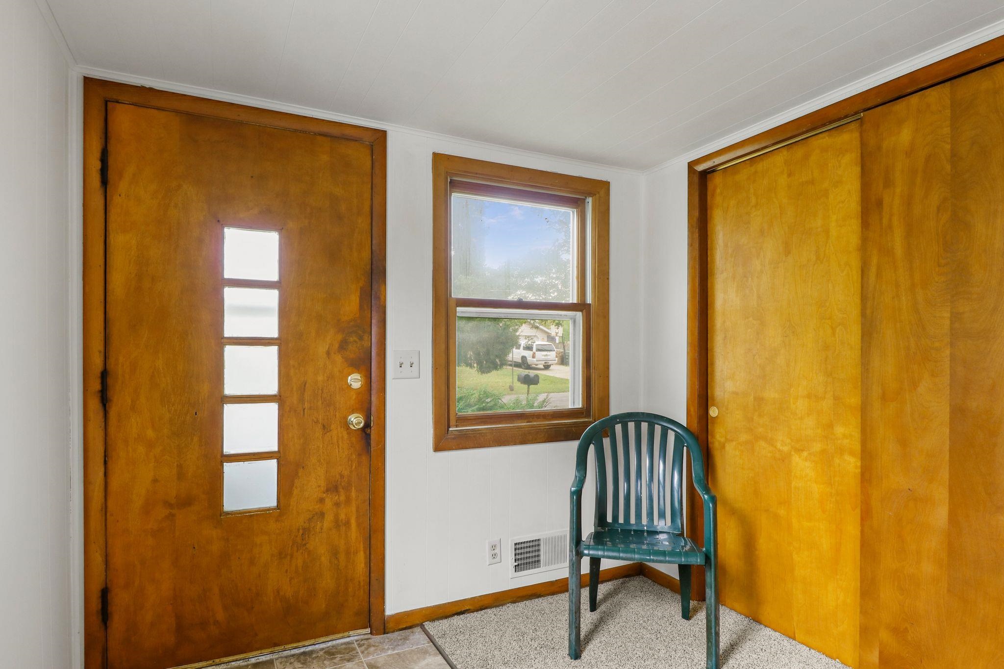 3570 Ridgeway Avenue Madison, WI 53704 - Photo 10 of 36 Gallery Image 10