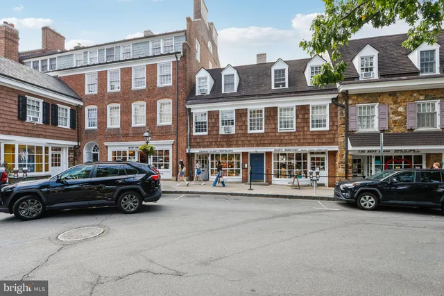 a car parked in front of a building