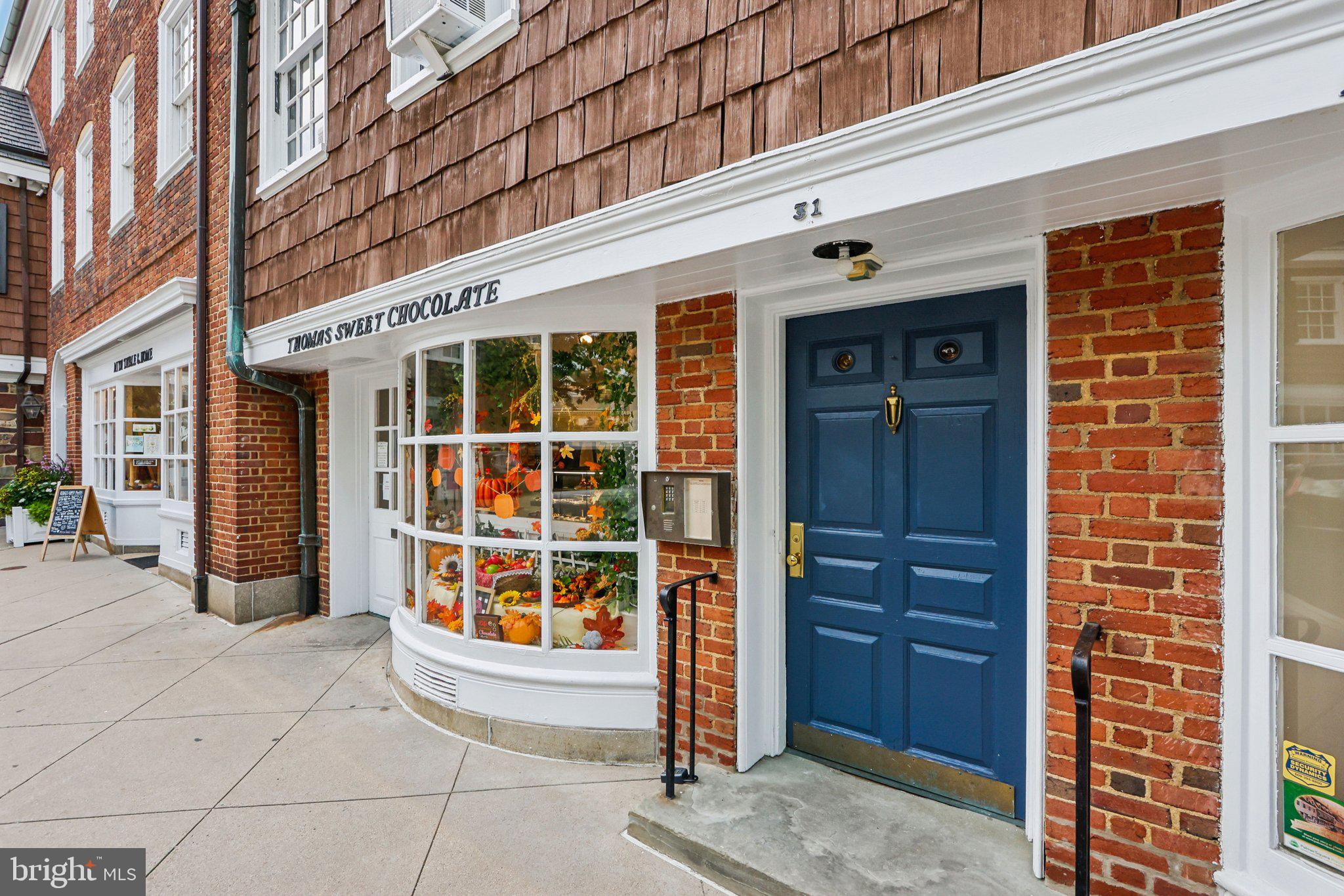 31 Palmer Square East, Unit A Princeton, NJ 08542 - Photo 5 of 40 a front view of a building