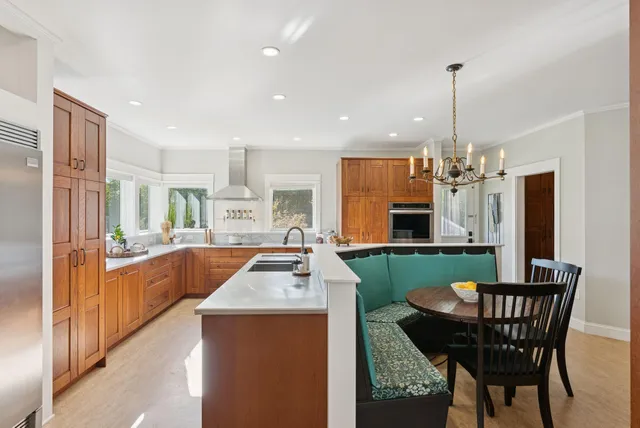 $1,895,000 | 11 Orchard Hill Road, Freeport, ME 04032