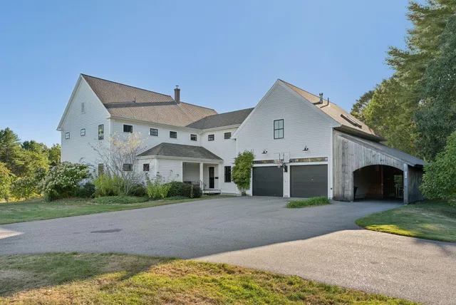 $1,895,000 | 11 Orchard Hill Road, Freeport, ME 04032