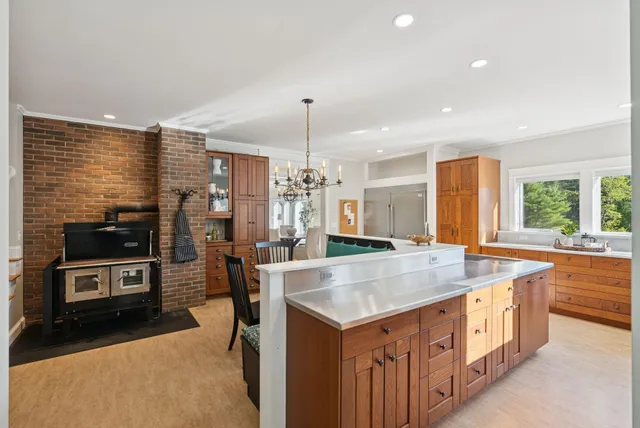 $1,895,000 | 11 Orchard Hill Road, Freeport, ME 04032