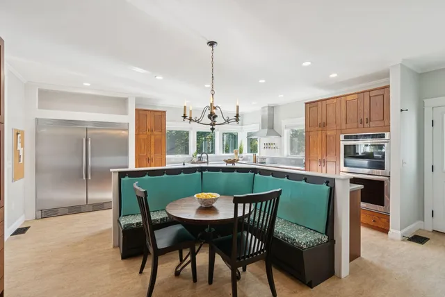 $1,895,000 | 11 Orchard Hill Road, Freeport, ME 04032