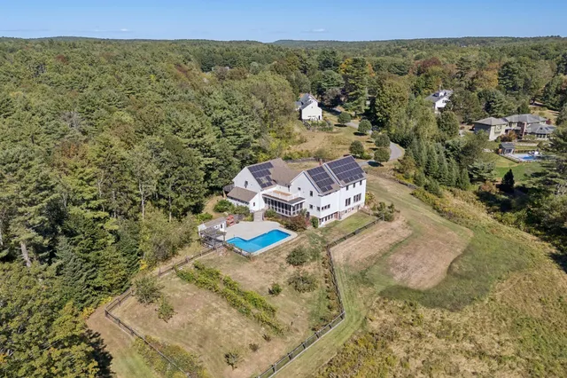 $1,895,000 | 11 Orchard Hill Road, Freeport, ME 04032