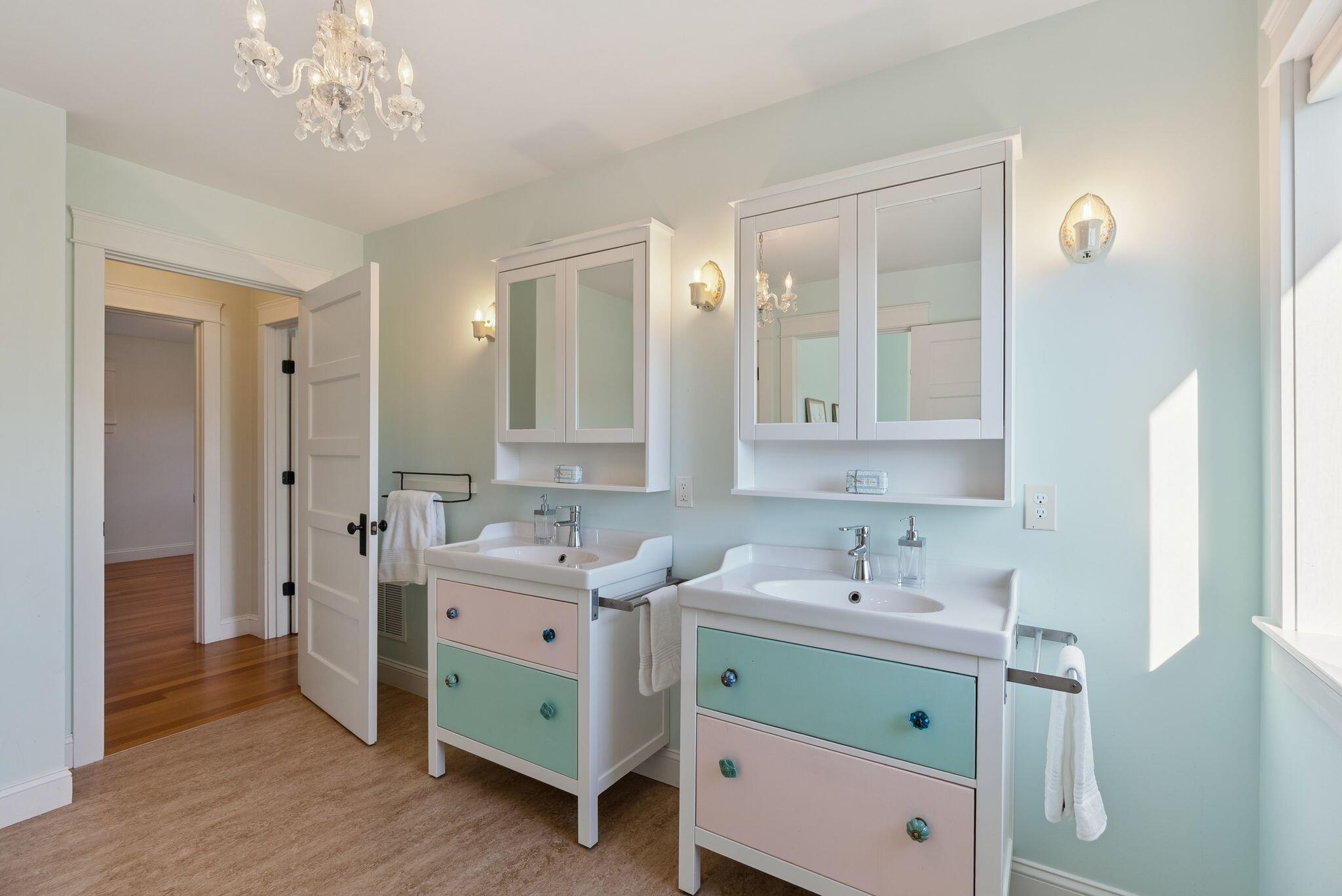 11 Orchard Hill Road Freeport, ME 04032 - Photo 53 of 93 Full Bathroom