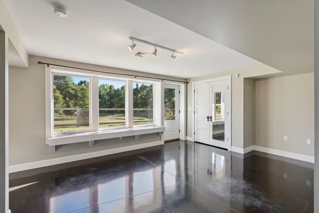 $1,895,000 | 11 Orchard Hill Road, Freeport, ME 04032