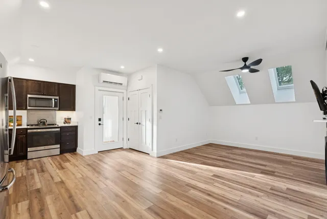 $1,895,000 | 11 Orchard Hill Road, Freeport, ME 04032